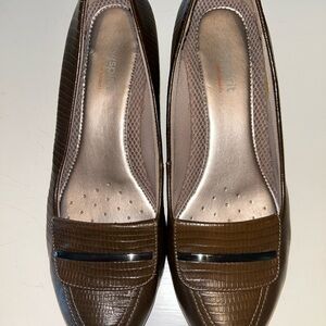 Easy Spirit Brown Crocodile Pattern Heels